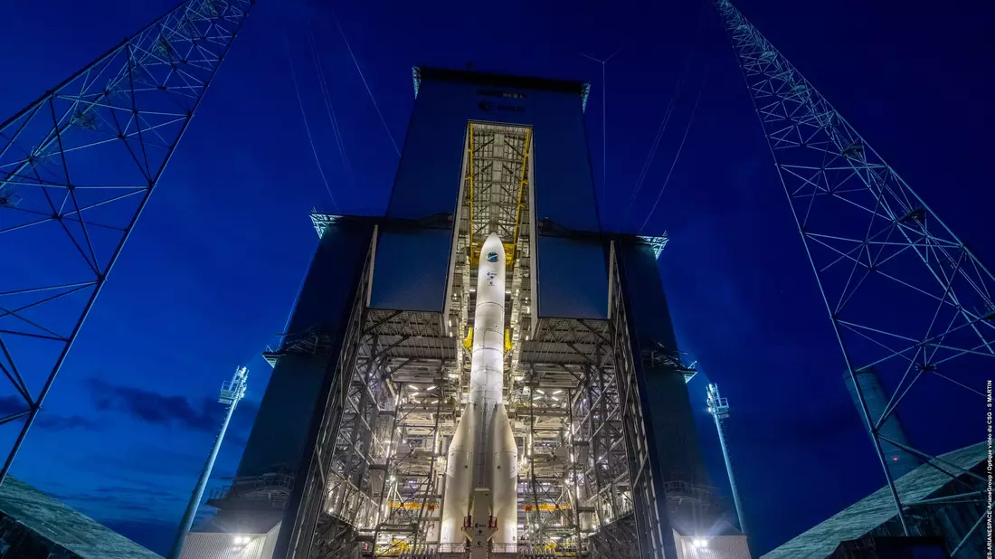 Testmodell der Trägerrakete Ariane 6 im September 2023 in Französisch-Guayana. - Bild: S Martin/ESA/CNES/Arianespace/ArianeGroup/dpa