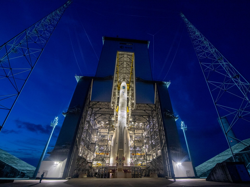 Testmodell der Trägerrakete Ariane 6 im September 2023 in Französisch-Guayana. - Foto: S Martin/ESA/CNES/Arianespace/ArianeGroup/dpa