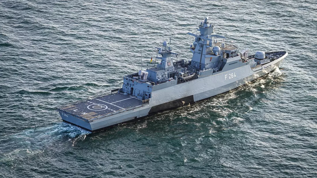 Korvette Ludwigshafen am Rhein legt am Tag der Bundeswehr Richtung Libanon ab - Bild: presseportal.de