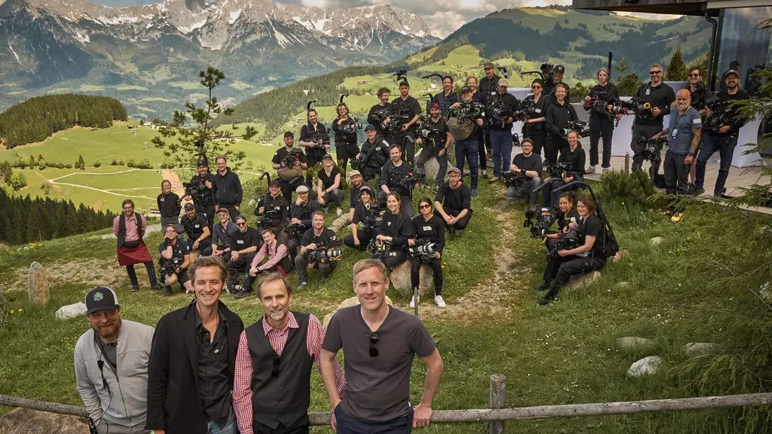 Fortsetzung der Meurer-Familiensaga: Nach den Impro-Serien Das Begräbnis und Das Fest der Liebe inszeniert Jan Georg Schütte Die Hochzeit (AT) - Bild: presseportal.de