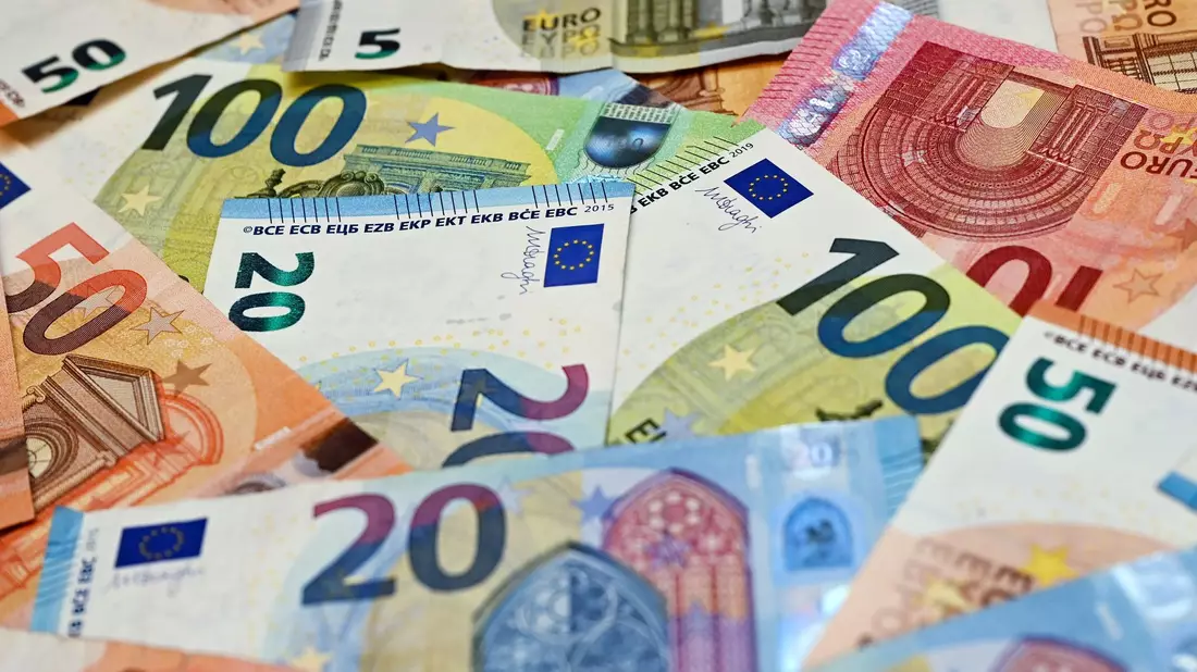 «Wir beobachten, dass Banken immer wieder Kredite vergeben, die für Verbraucherinnen und Verbraucher in der finanziellen Überforderung oder Überschuldung enden.» - Bild: Patrick Pleul/dpa