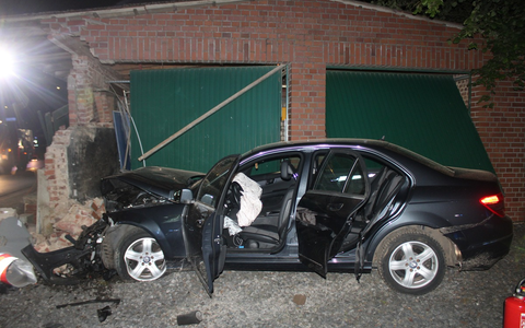 POL-DN: Vier Verletzte nach schwerem Verkehrsunfall - Foto: presseportal.de