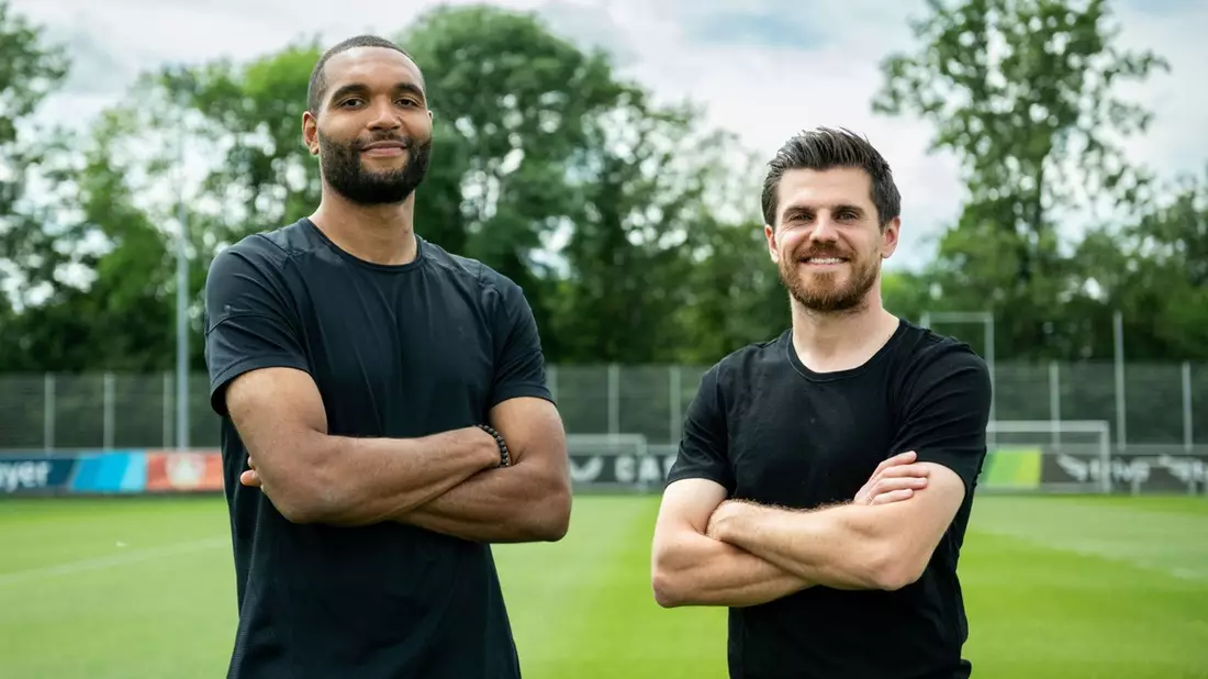 Leverkusen-Duo Jonathan Tah und Jonas Hofmann engagieren sich für eine bessere Trinkwasserversorgung in Afrika - Bild: presseportal.de