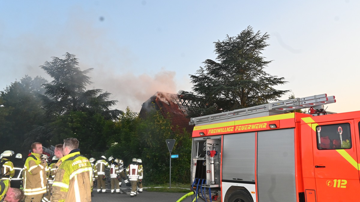 POL-STD: Leerstehendes Wohnhaus in Bützfleth in Brand geraten - Polizei sucht Zeugen - Foto: presseportal.de