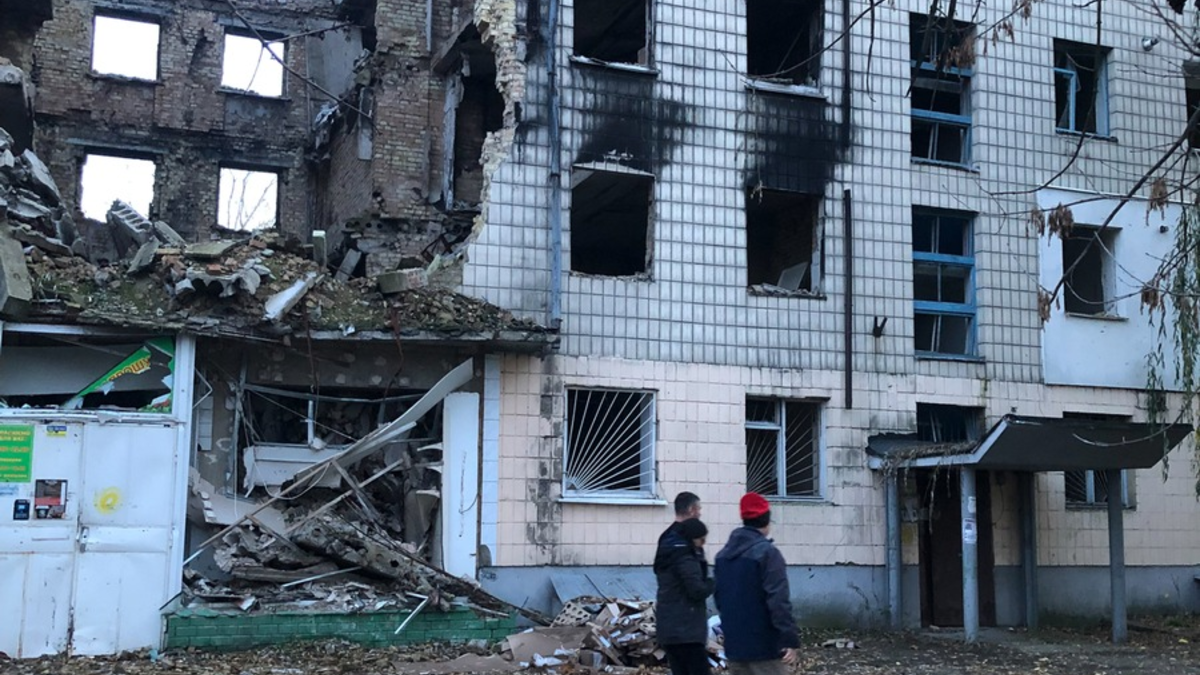 Ukraine: Menschen sind auf Wiederaufbau trotz der anhaltenden Kämpfe angewiesen / 