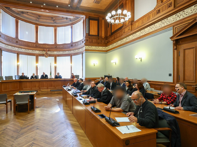 Im Prozess hatten sich laut Staatsanwaltschaft die ursprünglich angeklagten Vorwürfe der Geiselnahme und des erpresserischen Menschenraubes gegen die fünf Männer nicht nachweisen lassen. - Foto: Jan Woitas/dpa