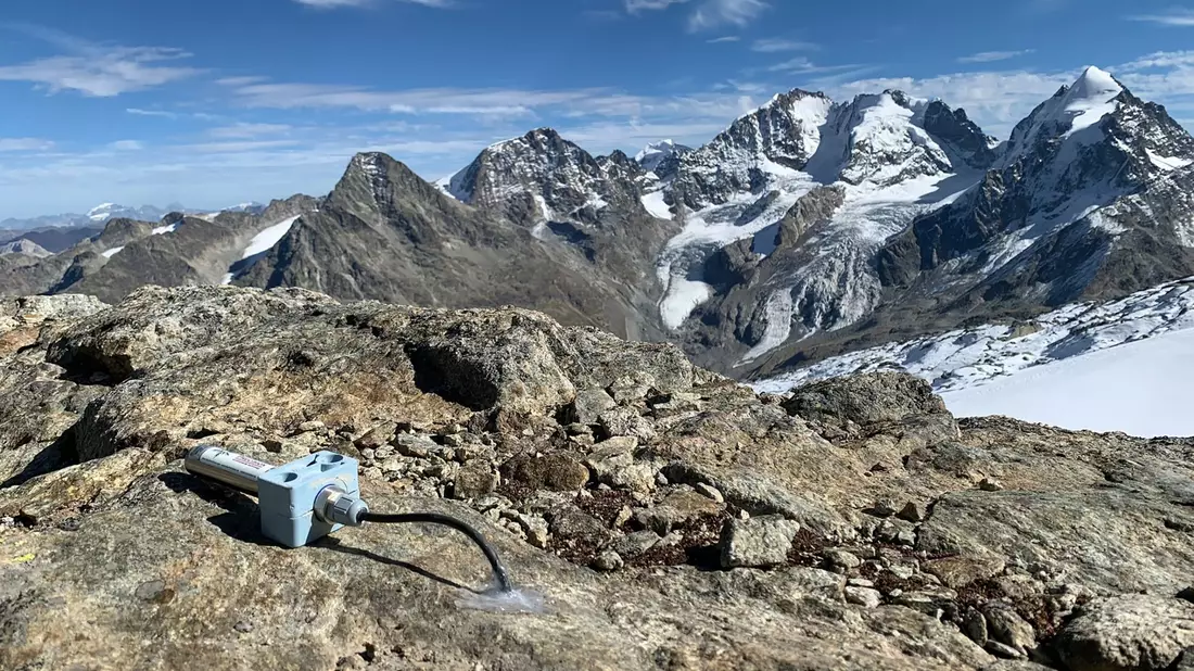 Als Permafrost wird Untergrundmaterial wie Fels oder Schutt bezeichnet, das über mehrere Jahre nie über null Grad warm wird. - Bild: Matthias Lichtenegger/WSL-Institut für Schnee- und Lawinenforschung /dpa