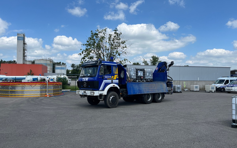 THW HB-NDS: Hochwasser in Bayern: THW-Ölschadensbekämpfer aus Bremerhaven befreien Wasser von Heizöl - Foto: presseportal.de THW HB-NDS: Hochwasser in Bayern: THW-Ölschadensbekämpfer aus Bremerhaven befreien Wasser von Heizöl - Foto: presseportal.de