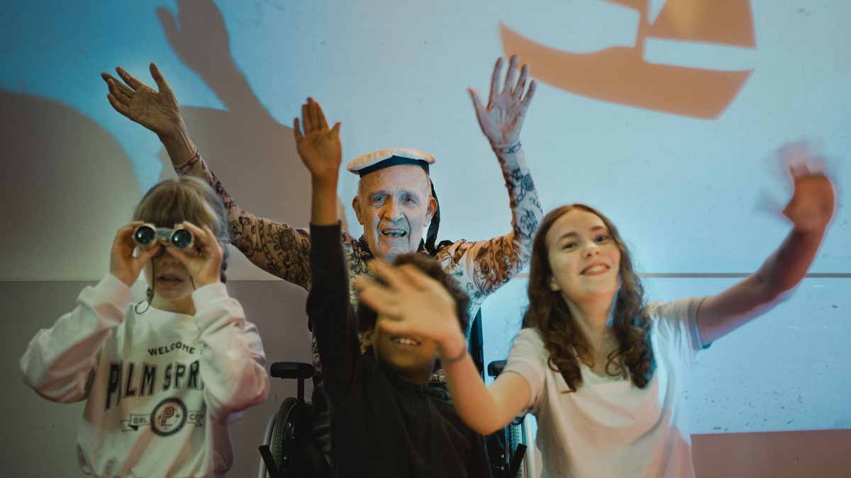 Die Anprobe. Erinnern in Zeiten des Vergessens / Premiere des Theaterensembles PAPILLONS am 28. Juni 2024 im 