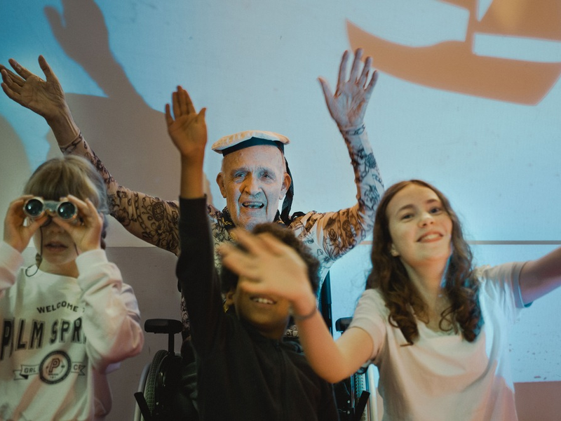 Die Anprobe. Erinnern in Zeiten des Vergessens / Premiere des Theaterensembles PAPILLONS am 28. Juni 2024 im F2 Theater im Pflegewohnheim - Foto: presseportal.de