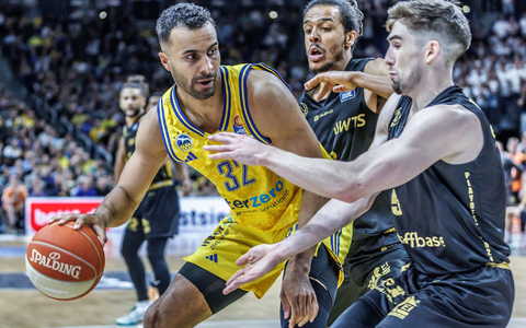 Die Albatrosse um Weltmeister Johannes Thiemann (l) holten in Spiel fünf gegen Chemnitz den Sieg. - Foto: Andreas Gora/dpa