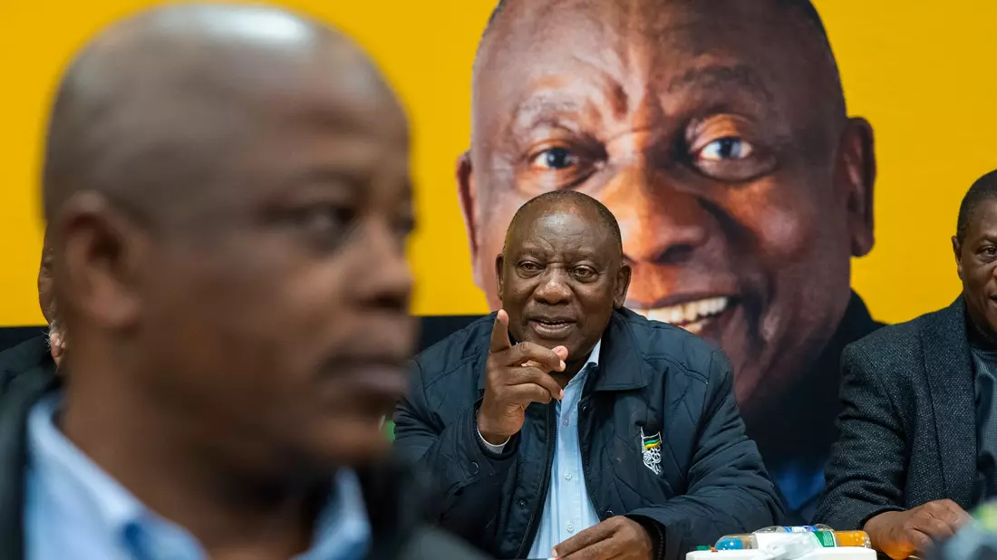 Die Partei African National Congress (ANC) verlor bei der Wahl in der vergangenen Woche seine langjährige Mehrheit, blieb aber die größte Partei. - Bild: Jerome Delay/AP/dpa