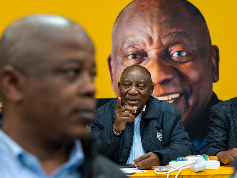 Die Partei African National Congress (ANC) verlor bei der Wahl in der vergangenen Woche seine langjährige Mehrheit, blieb aber die größte Partei. - Foto: Jerome Delay/AP/dpa