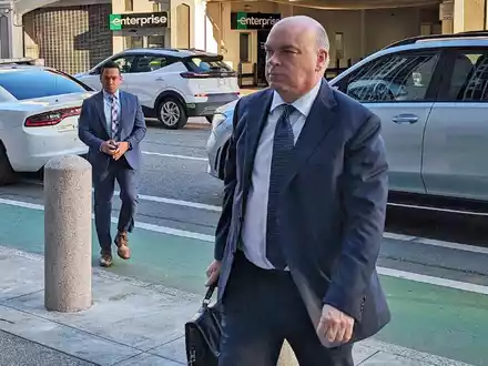 Im jahrelangen Streit um Betrugsvorwürfe bei einem milliardenschweren Zukauf des Computer-Riesen HP wurden Lynch und der Finanz-Manager Stephen Keith Chamberlain von den Geschworenen in San Francisco freigesprochen, wie US-Medien aus dem Gerichtssaal berichteten. - Foto: Michael Liedtke/AP
