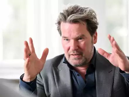«Wer sich öffentlich äußert, muss auch mit öffentlichen Antworten rechnen»: Dirk Stettner. - Foto: Jens Kalaene/dpa
