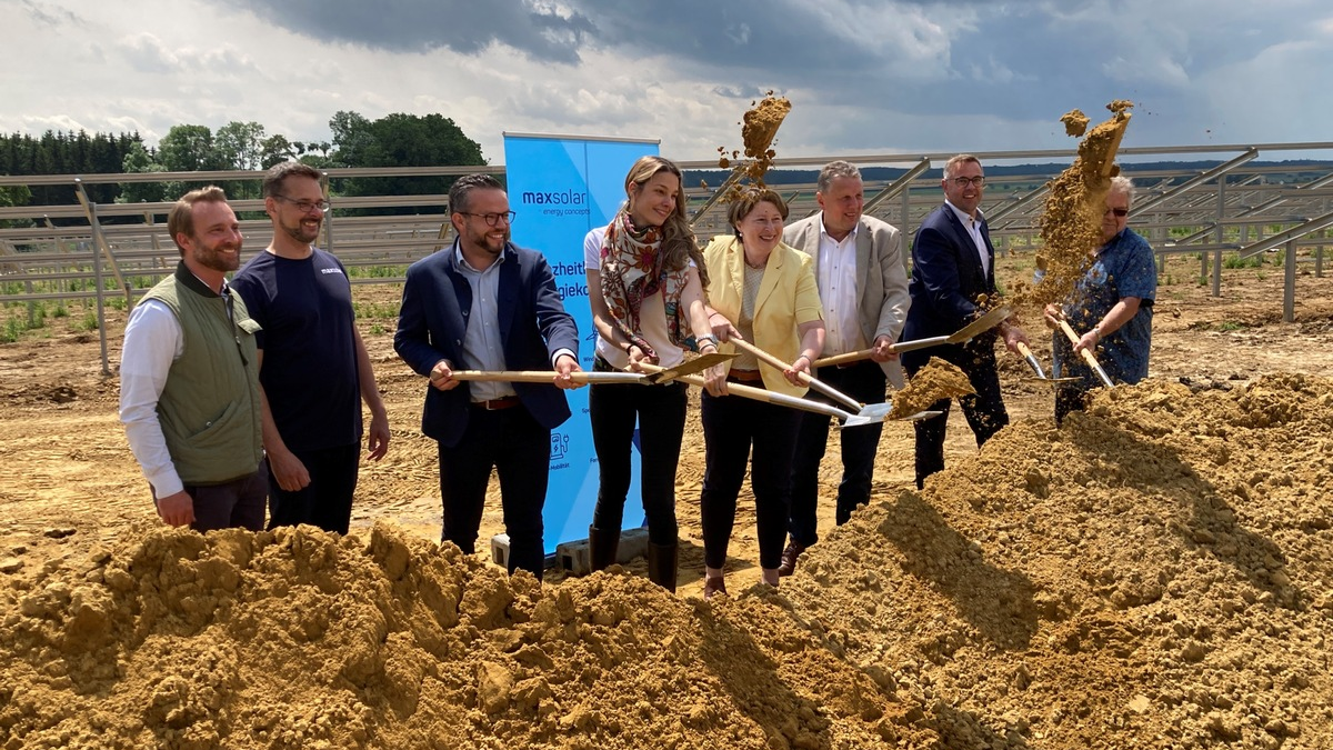 MaxSolar: Spatenstich für 76-MWp-Photovoltaik-Solarpark in Amerdingen - Foto: presseportal.de