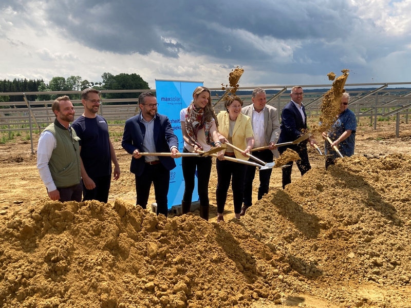 MaxSolar: Spatenstich für 76-MWp-Photovoltaik-Solarpark in Amerdingen - Foto: presseportal.de
