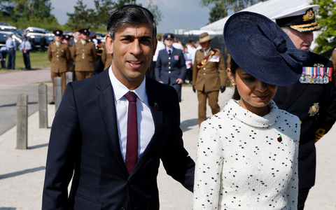 Der britische Premierminister Rishi Sunak und seine Frau Akshata Murty. - Foto: Ludovic Marin/AFP/AP/dpa