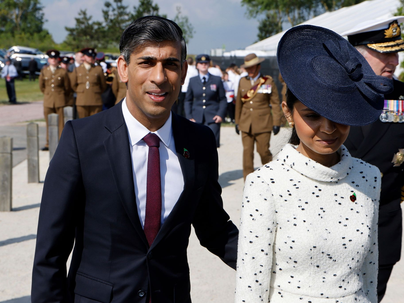 Der britische Premierminister Rishi Sunak und seine Frau Akshata Murty. - Foto: Ludovic Marin/AFP/AP/dpa