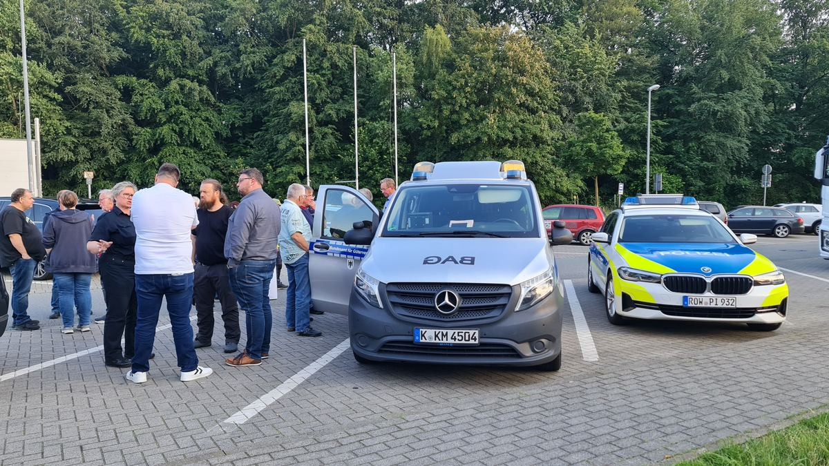 POL-ROW: ++ Bundesamt für Logistik und Mobilität (BALM) zu Gast beim Fernfahrerstammtisch ++ - Foto: presseportal.de