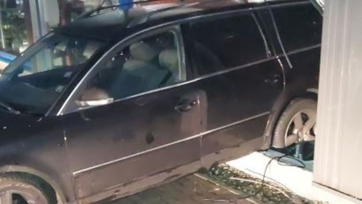 POL-IZ: 240607.2 Hemmingstedt: Blitzeinbruch mit Pkw - Zeugen gesucht - Foto: presseportal.de