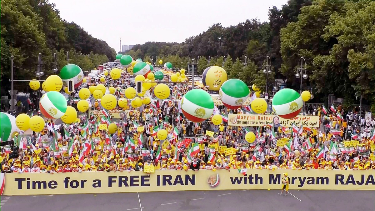 Berliner Massenkundgebung am 29. Juni: Demokratie im Iran, Frieden im Nahen Osten - Foto: presseportal.de