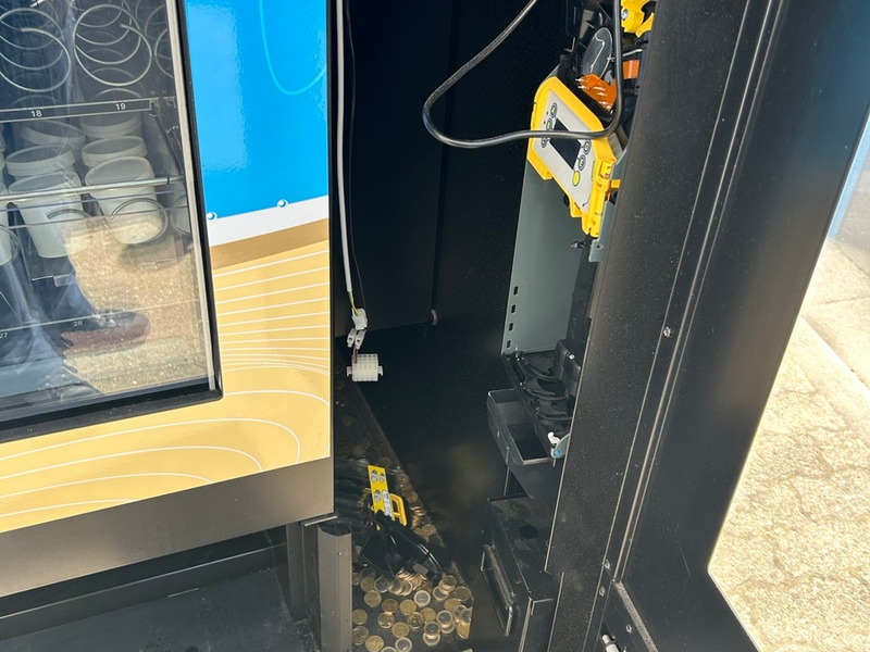 POL-PDLD: Eisautomat beschädigt - Zeugen gesucht - Foto: presseportal.de