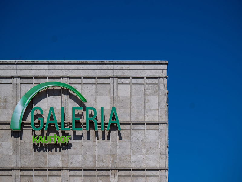 Insgesamt bleiben 82 Filialen von Galeria Kaufhof erhalten. - Foto: Monika Skolimowska/dpa