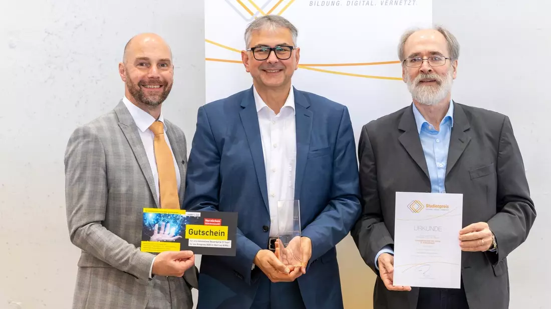 Hochschule Fresenius erhält Auszeichnung Fernstudienprojekt des Jahres 2024 - KI-Anwendungen - Bild: presseportal.de