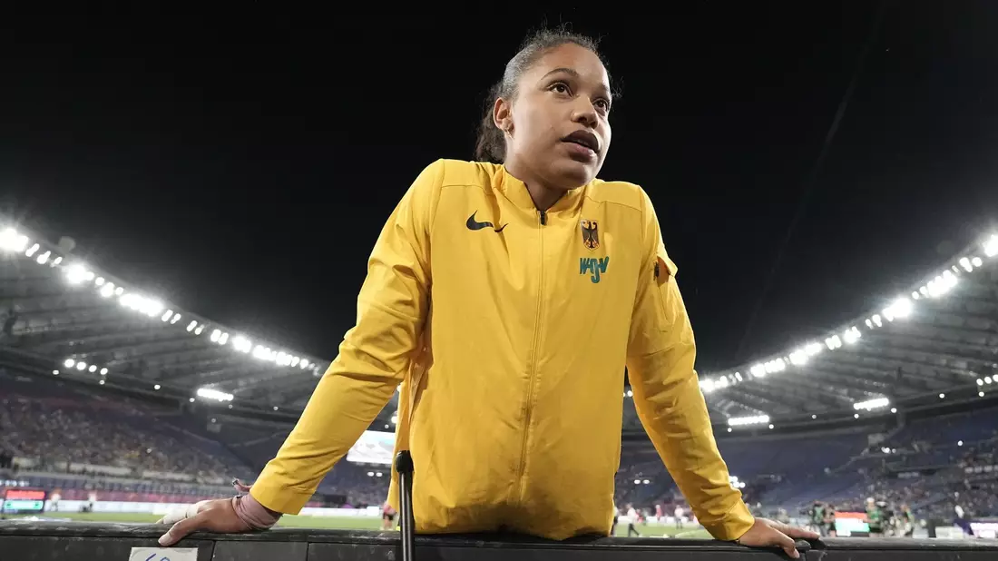 Holte die erste deutsche Medaille bei der Leichtathletik WM in Rom: Kugelstoßerin Yemisi Ogunleye. - Bild: Michael Kappeler/dpa