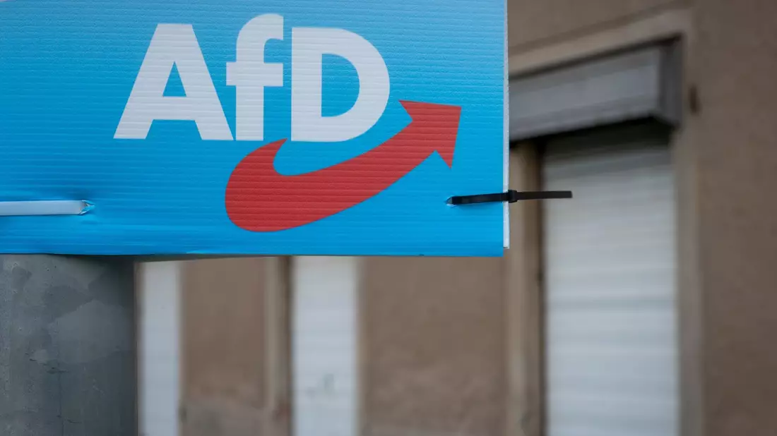 Wahlplakat der AfD. - Bild: Hendrik Schmidt/dpa-Zentralbild/dpa