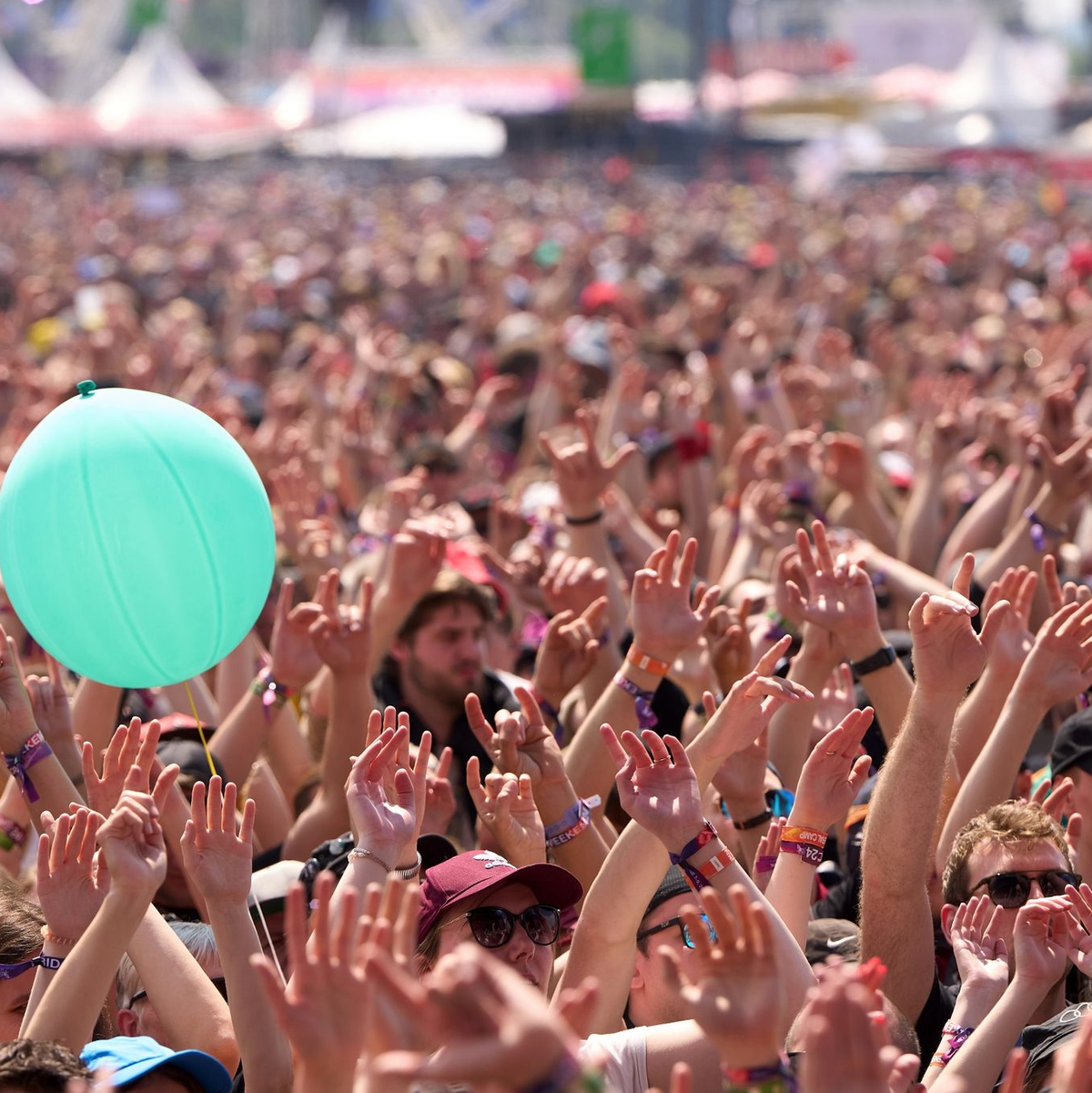 Rockfans beim Open-Air-Festival 