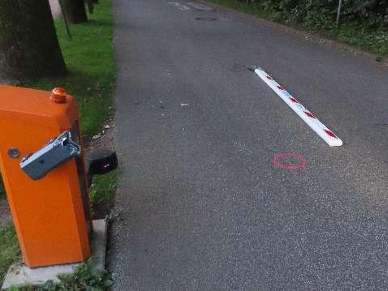POL-OL: +++Pressemitteilung des Polizeikommissariates Bad Zwischenahn: Vandalismus an Schrankenanlage und mehreren PKW in Bad Zwischenahn verursacht hohen Sachschaden+++ - Foto: presseportal.de