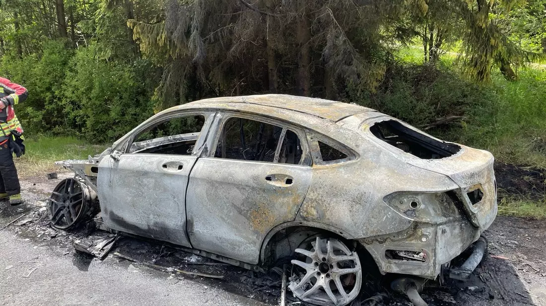 POL-PDTR: PKW-Brand - Bild: presseportal.de