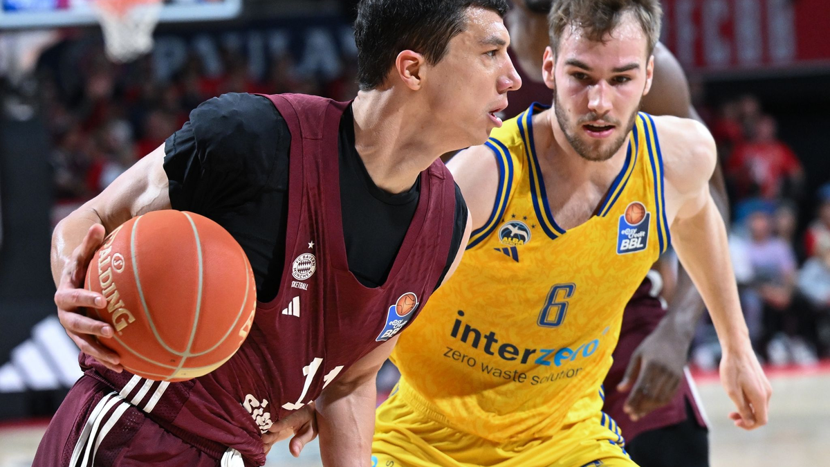 Vladimir Lucic (l) von München war mit 17 Punkten bester Werfer. - Foto: Sven Hoppe/dpa