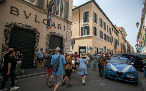 Bei einem spektakulären Juwelendiebstahl in Rom hat eine Bande von unbekannten Einbrechern in der Nacht zum Sonntag mehr als eine halbe Million Euro Beute gemacht. - Foto: Francesco Benvenuti/LaPresse via ZUMA Press/dpa