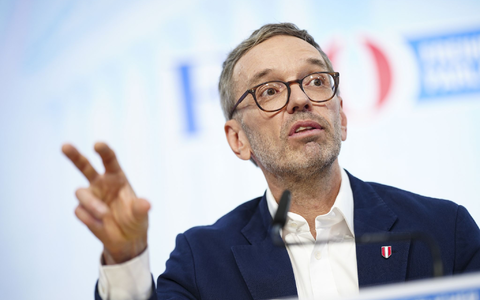 Allen Grund zur Freude: FPÖ-Chef Herbert Kickl. - Foto: Eva Manhart/apa/dpa