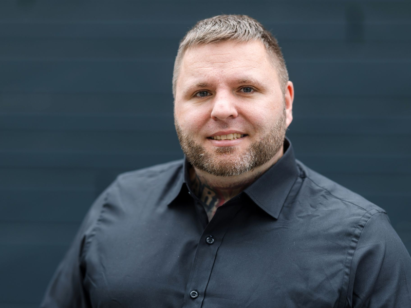 Tommy Frenck wurde bundesweit bekannt, weil er eine Reihe großer Neonazi-Konzerte organisiert hatte, zu denen auch Rechtsextremisten aus anderen europäischen Ländern anreisten. - Foto: Michael Reichel/dpa