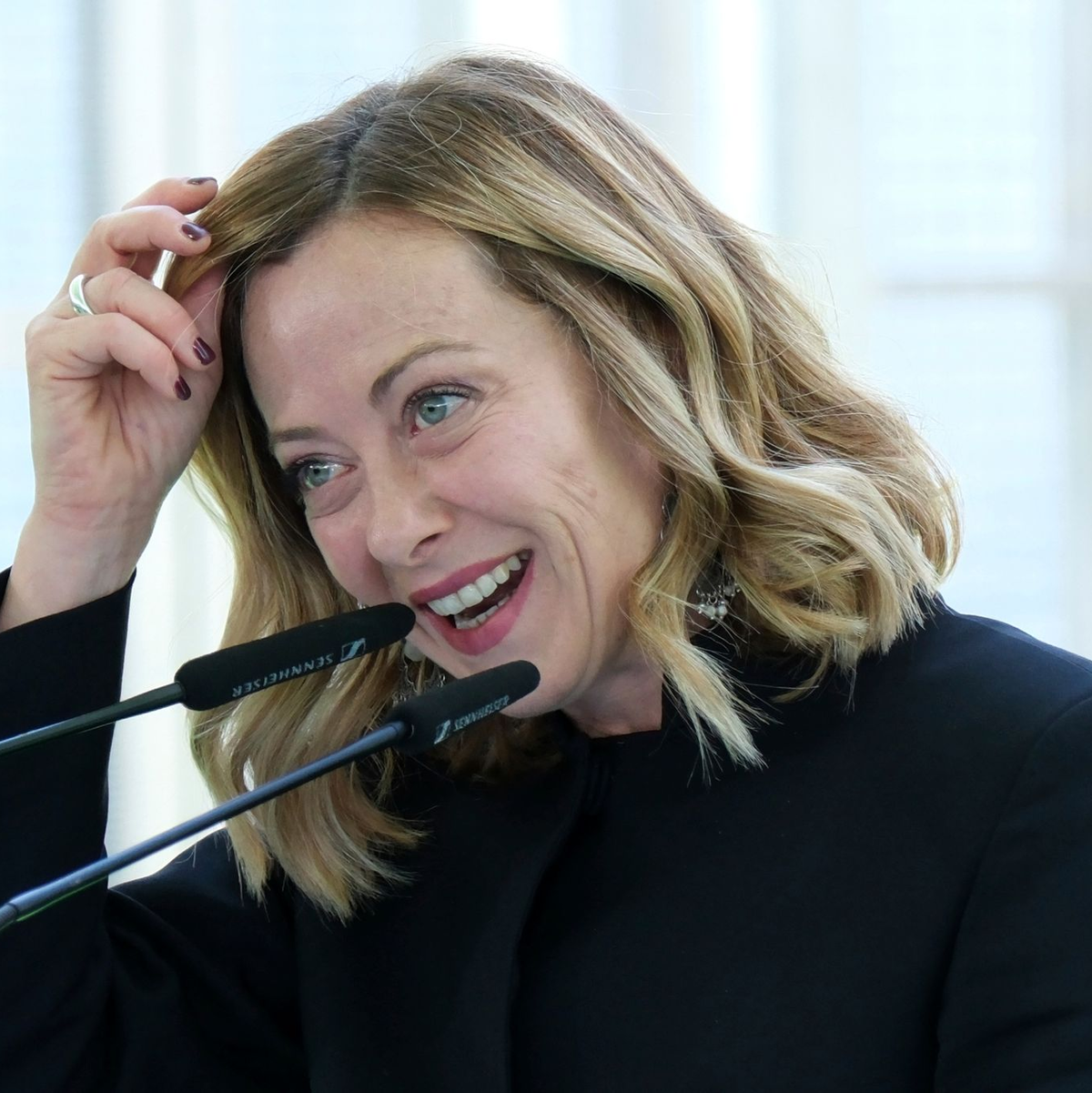 Giorgia Meloni steht seit 2022 an der Spitze einer Koalition aus drei Rechtsparteien. - Foto: Vlasov Sulaj/AP/dpa