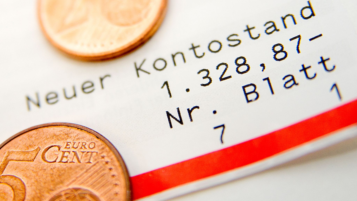 «Die Ergebnisse zeigen deutlich, dass es für Verbraucher immer relevanter wird, finanzielle Engpässe schnell und unbürokratisch zu decken», ordnete der Privatkundenchef von Barclays in Deutschland, Tobias Grieß, die Ergebnisse der YouGov-Umfrage ein. - Foto: Mascha Brichta/dpa-tmn/dpa