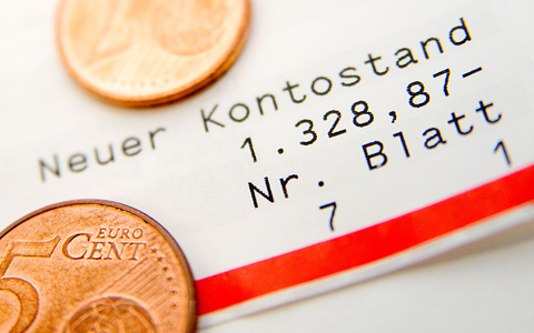 «Die Ergebnisse zeigen deutlich, dass es für Verbraucher immer relevanter wird, finanzielle Engpässe schnell und unbürokratisch zu decken», ordnete der Privatkundenchef von Barclays in Deutschland, Tobias Grieß, die Ergebnisse der YouGov-Umfrage ein. - Foto: Mascha Brichta/dpa-tmn/dpa