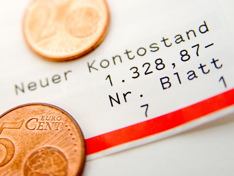 «Die Ergebnisse zeigen deutlich, dass es für Verbraucher immer relevanter wird, finanzielle Engpässe schnell und unbürokratisch zu decken», ordnete der Privatkundenchef von Barclays in Deutschland, Tobias Grieß, die Ergebnisse der YouGov-Umfrage ein. - Foto: Mascha Brichta/dpa-tmn/dpa