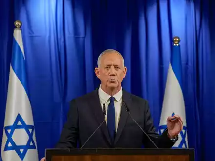 Wegen Meinungsverschiedenheiten über die Zukunft des Gazastreifens verlässt Minister Benny Gantz die in Israel nach dem Terroranschlag der islamistischen Hamas vom 7. Oktober gebildete Notstandsregierung. - Foto: Ohad Zwigenberg/AP