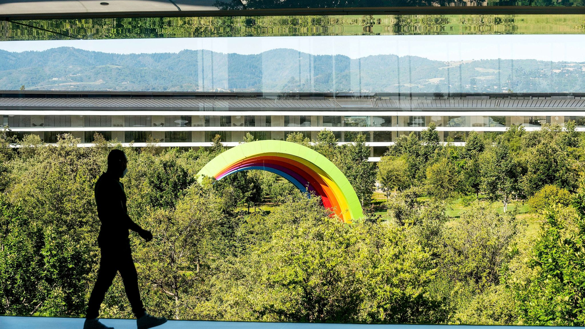 Der Campus des Apple-Hauptquartiers in Cupertino: Bei der hauseigenen WWDC-Konferenz gibt der iPhone-Konzern traditionell einen Ausblick auf neue Software und Funktionen. - Foto: Noah Berger/AP/dpa
