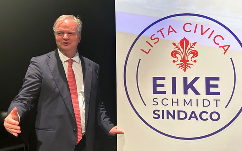 Eike Schmidt war acht Jahre lang Direktor der Uffizien, einem der wichtigsten Museen der Welt. Seit Januar leitet er das Museum Capodimonte in Neapel. Derzeit ist er beurlaubt. - Foto: Christoph Sator/dpa Eike Schmidt war acht Jahre lang Direktor der Uffizien, einem der wichtigsten Museen der Welt. Seit Januar leitet er das Museum Capodimonte in Neapel. Derzeit ist er beurlaubt. - Foto: Christoph Sator/dpa