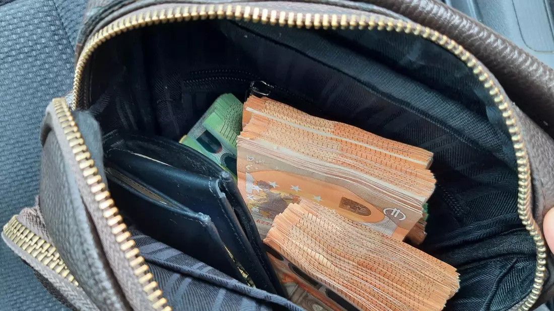 BPOL NRW: Bundespolizei stellt 88.000 Euro sicher - Herkunft des Geldes ist noch unklar - Bild: presseportal.de