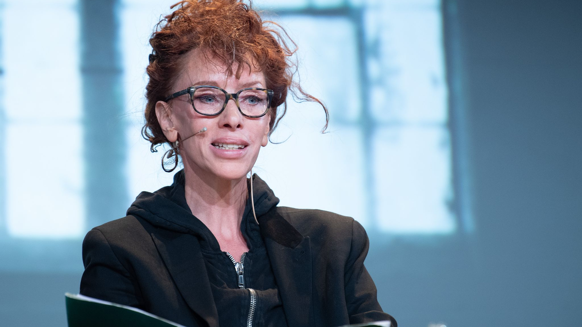 Sibylle Berg während der Digitalkonferenz 