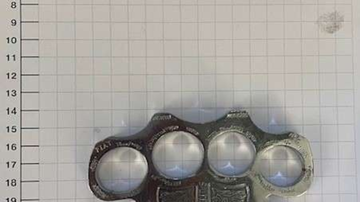 BPOL NRW: Bundespolizei stellt Schlagring bei 27-Jährigem sicher - Foto: presseportal.de