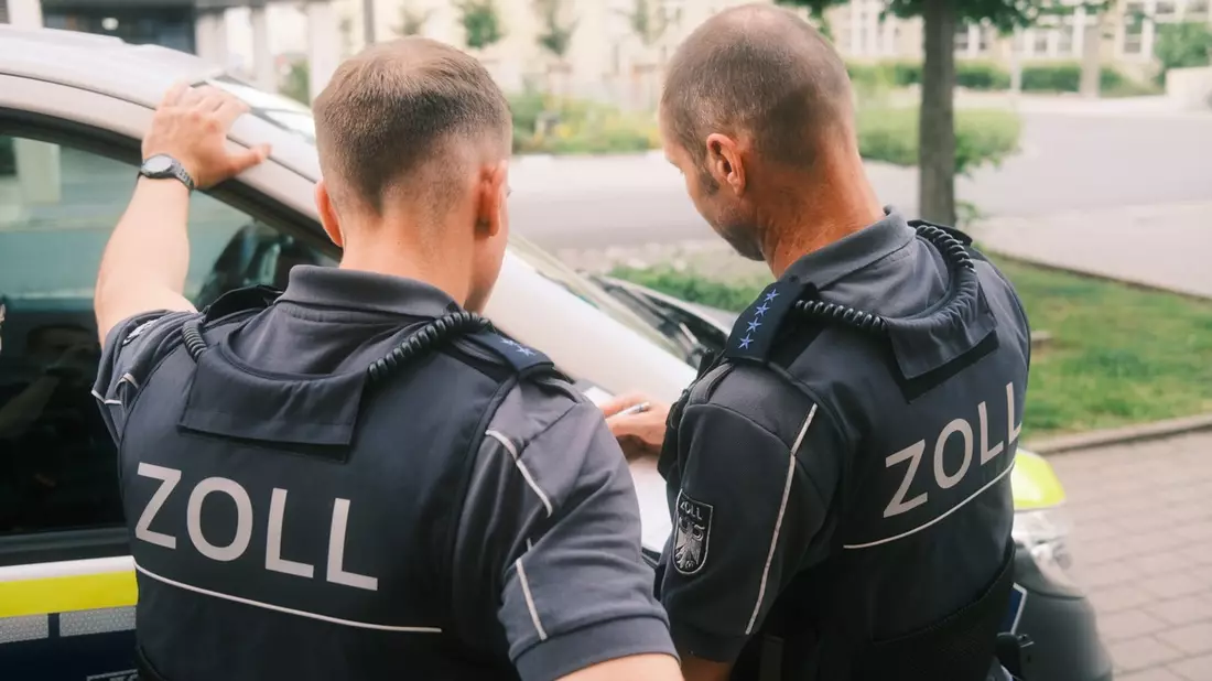 HZA-EF: Bundesweite Schwerpunktprüfung gegen Schwarzarbeit / Zoll kontrolliert Gaststätten in Thüringen und Südwestsachsen - Bild: presseportal.de
