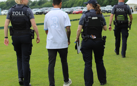 HZA-IZ: Bundesweite Schwerpunktprüfung gegen Schwarzarbeit / Zoll überprüft Hotellerie und Gastronomie - Foto: presseportal.de